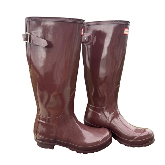 Hunter Women’s Original Tall Rain Boots — Size 7, Burgundy with Buckle - Picture 4 of 5